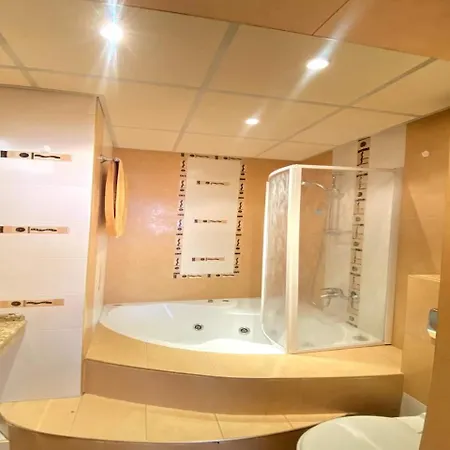 Apartment Sofia's Finest 2bd Peaceful And Luxury Center